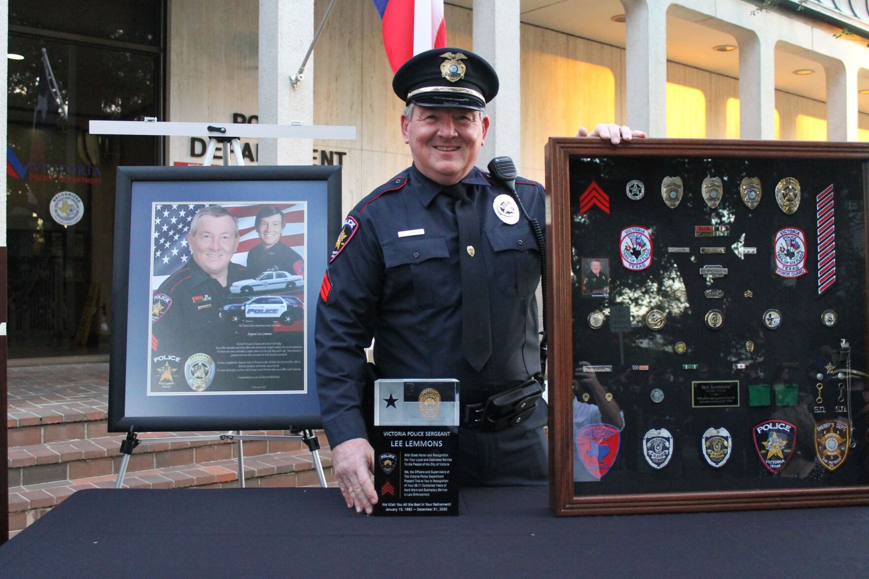 Longtime Victoria Police Department officers retire